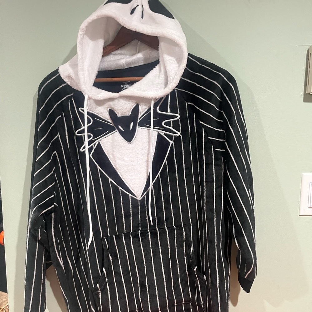 6/$25 Disney Jack Skeleton Nightmare before Christmas Soft Hoodie - Picture 6 of 8